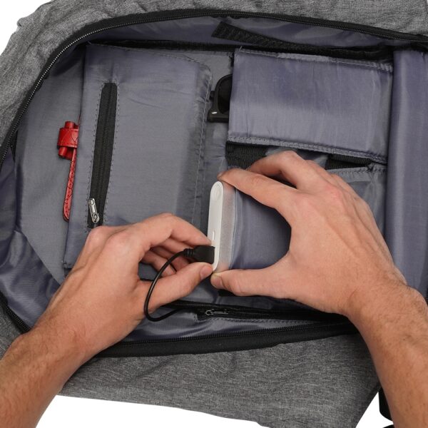 Mochila Anti-Furto USB - Image 9